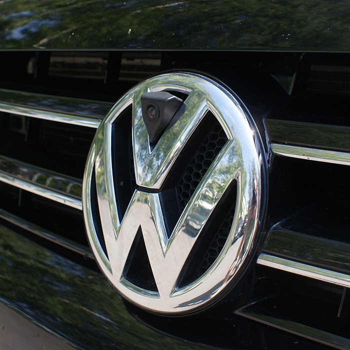 Hochwertige Front-Kamera für VW im V perfekt & unauffällig Emblem integriert