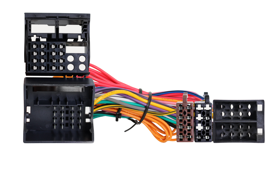 T-Kabelsatz fahrzeugspezifisch auf ISO Buchsen und Stecker